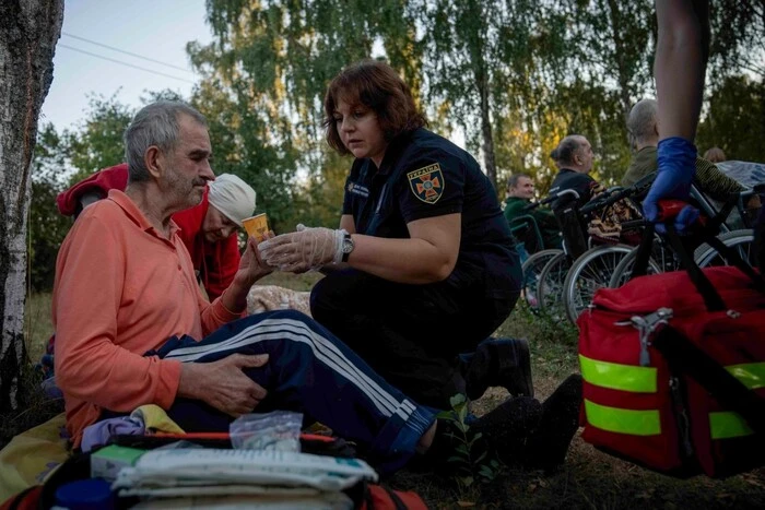 Evacuation of elderly patients from the boarding house