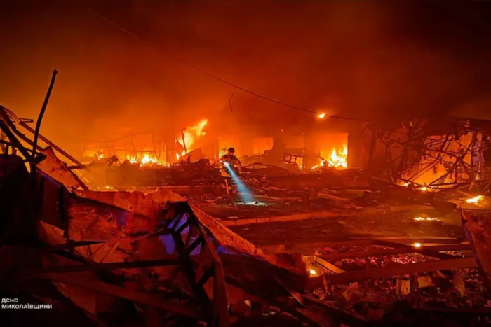 Besatzer haben Raketen auf Nikolaev abgefeuert: Fotos der Folgen aufgetaucht