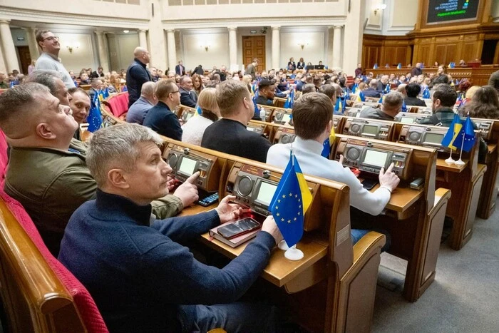 Komu z ukraińskich polityków ludność ufa najbardziej, a komu najmniej - badanie Centrum Razumkowa