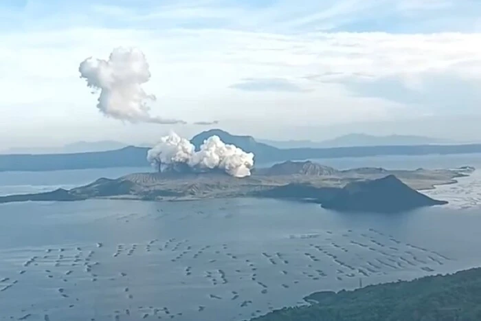 Na Filipinach wybuchł wulkan Taal (wideo)