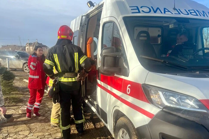 Rescuers freed a boy from the lake