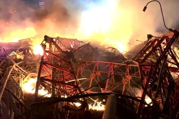 In Houston stieß ein Hubschrauber gegen einen Radioturm: Vier Tote, darunter ein Kind