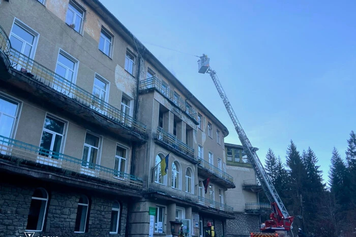 Na Pokuciu w sanatorium wybuchł pożar: ewakuowano ponad sto osób