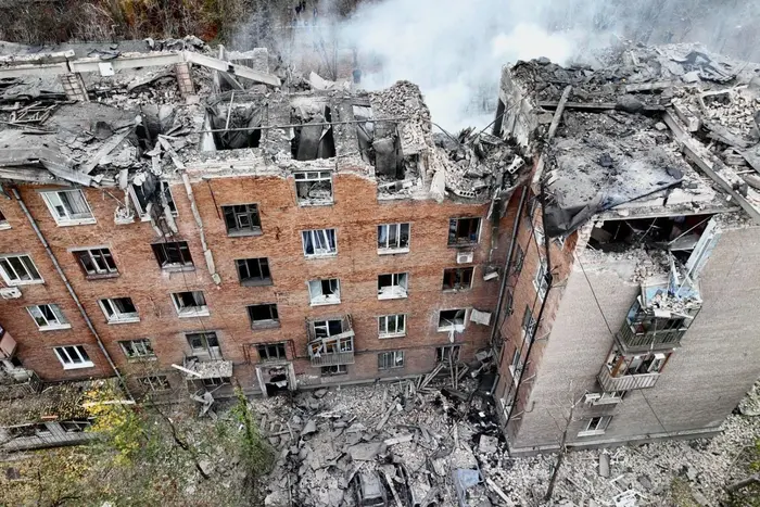 Occupiers hit a five-story building in Kryvyi Rih