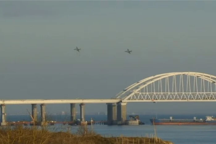 The Crimean Bridge in the mountains is depicted in the photo