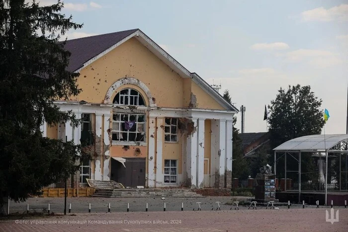 Russen zerstören die Kursker Region mit Fliegerbomben