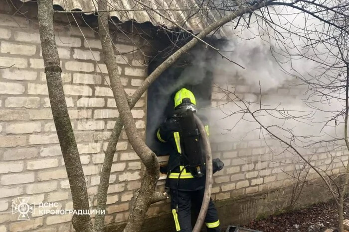 Палаючий будинок, загинула 15-річна дівчина