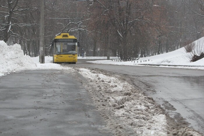 Сніговий покрив у областях