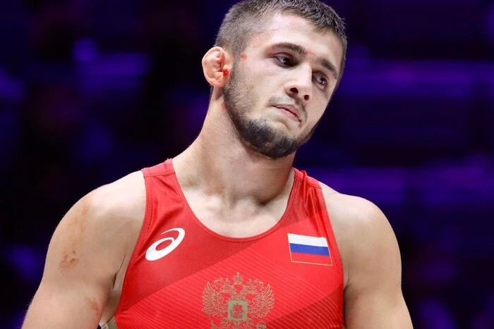 Crimean Tatar Sefershaev with bronze medal