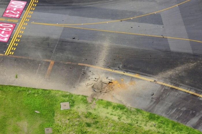 Explosion zwingt japanischen Flughafen zur Einstellung von Flügen (Video)