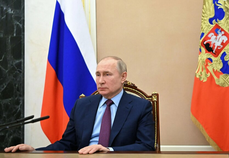 Putin and Scholz in conversation