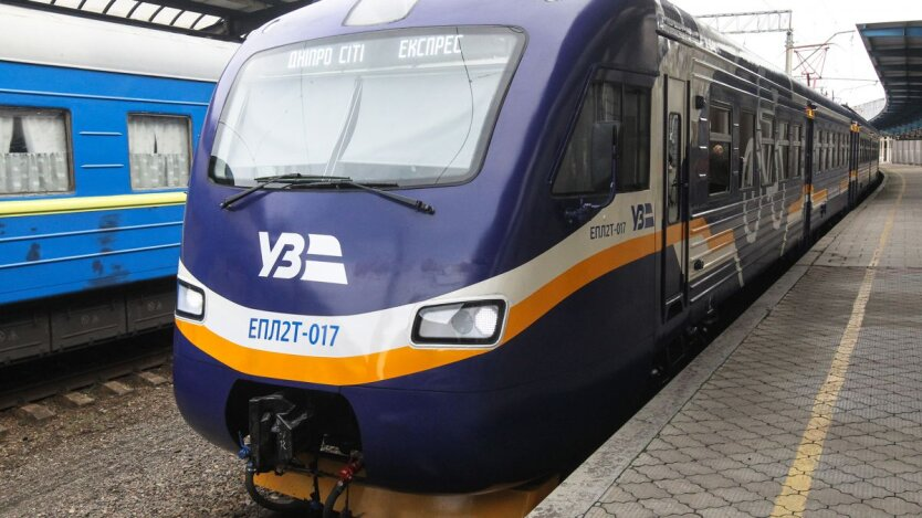 Image of a train at a railway station