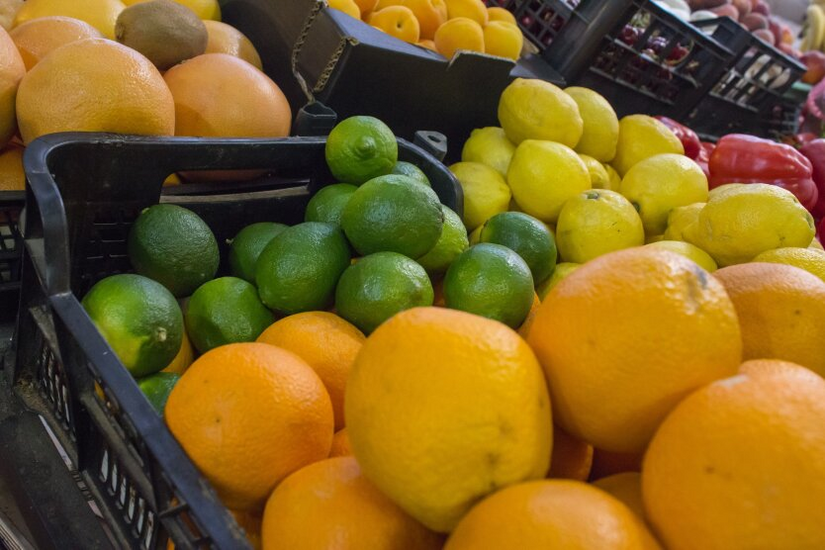 Auchan, Metro i inne supermarkety pokazały, ile kosztują mandarynki i pomarańcze w połowie grudnia