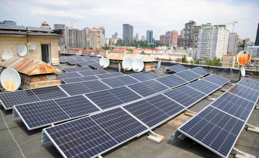 Installation of solar panels on high-rise buildings