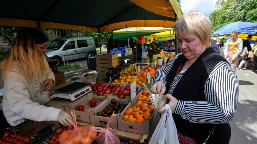 Vegetables on supermarket shelves in winter