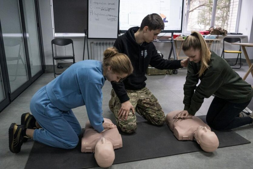 Students without military training