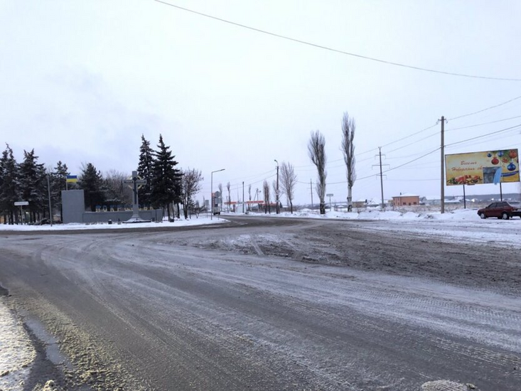 A light pole collapsed in the Ukrainian city