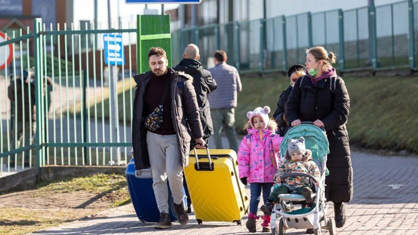 Ukraińcy masowo opuszczają Niemcy: dokąd udają się uchodźcy