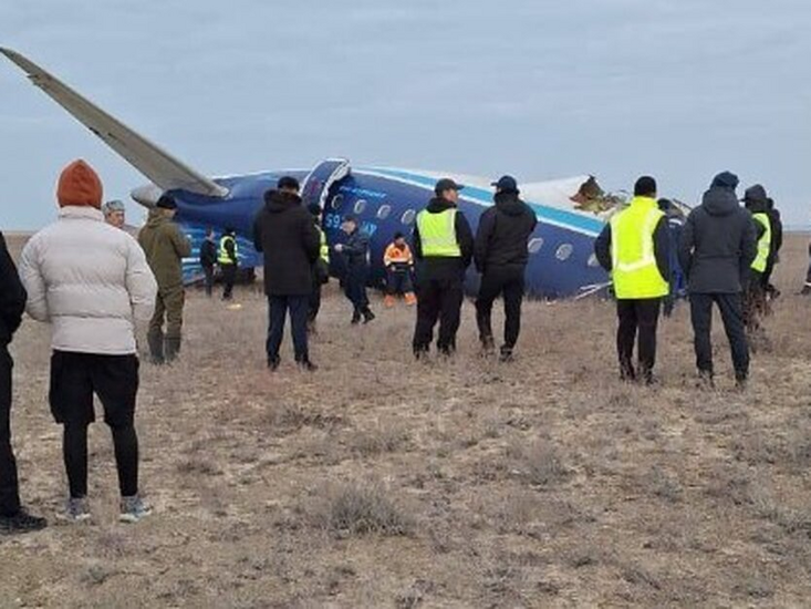 Samolot z Rosjanami na pokładzie rozbił się w Kazachstanie: co wiadomo