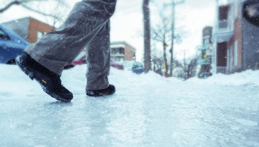 Warmth, fog, rain, icy conditions in Ukraine