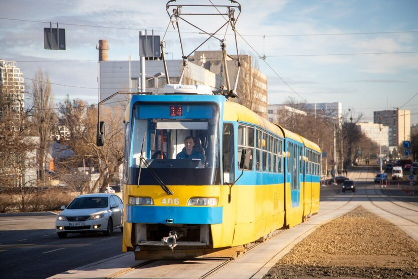 In Kiew wurde der Verkehr beliebter Straßenbahnen eingestellt: Wie man jetzt zum Bahnhof und nach Wydradny gelangt