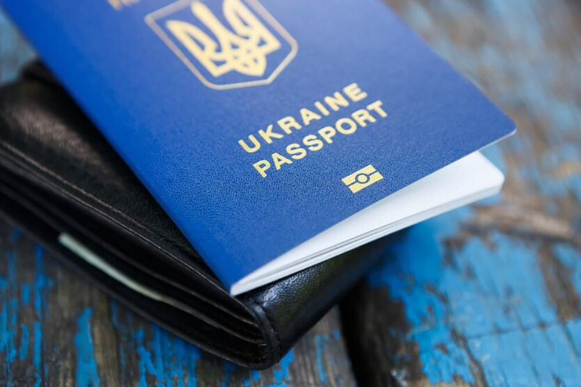 Ukrposhta delivers foreign passports