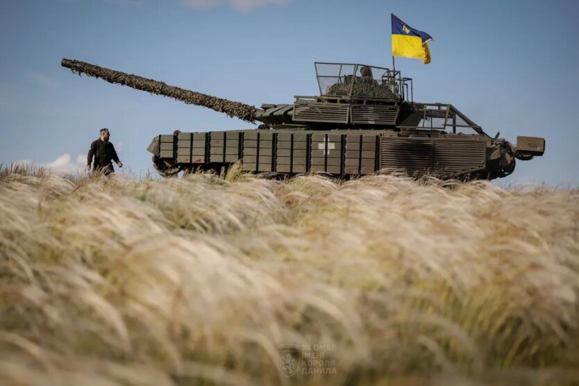 Image of military tanks in Kursk