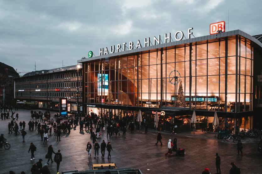 Українцям у Німеччині пояснили, чи можна подорожувати із простроченим Aufenthaltstitel