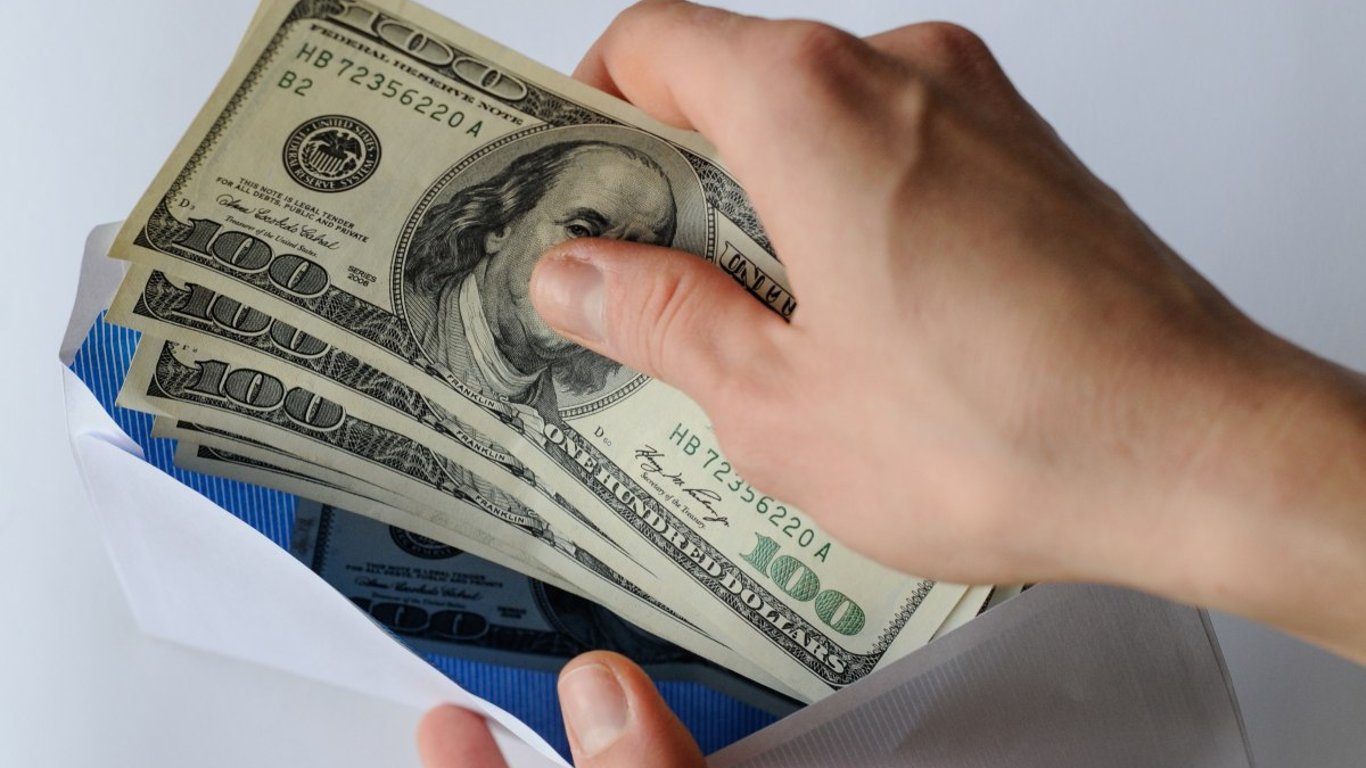 Problematyczne dolary — które banknoty nie będą mogły być wymienione