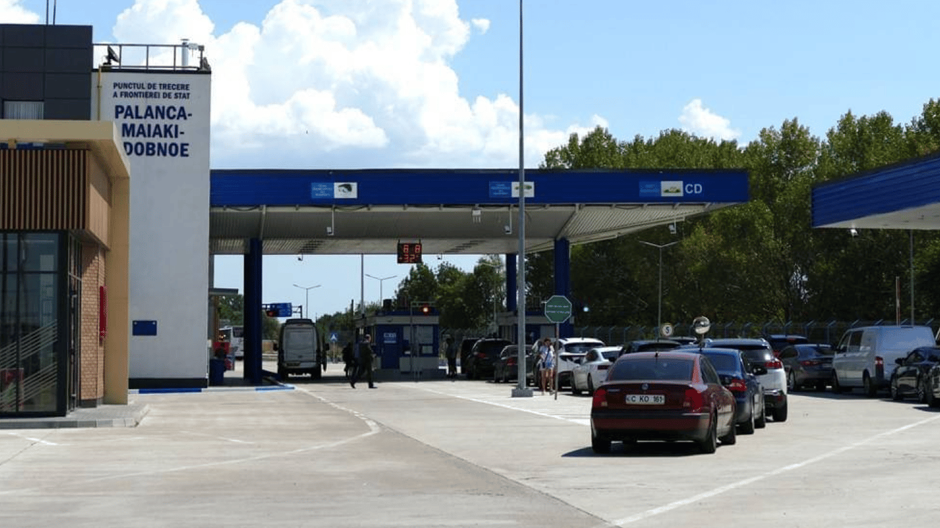 At the border with Moldova, you won't be allowed through without this certificate — which one exactly