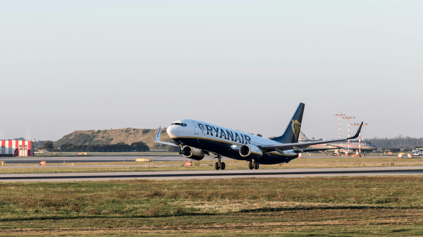 Traveling with Children on Ryanair — How Parents Can Avoid Fines