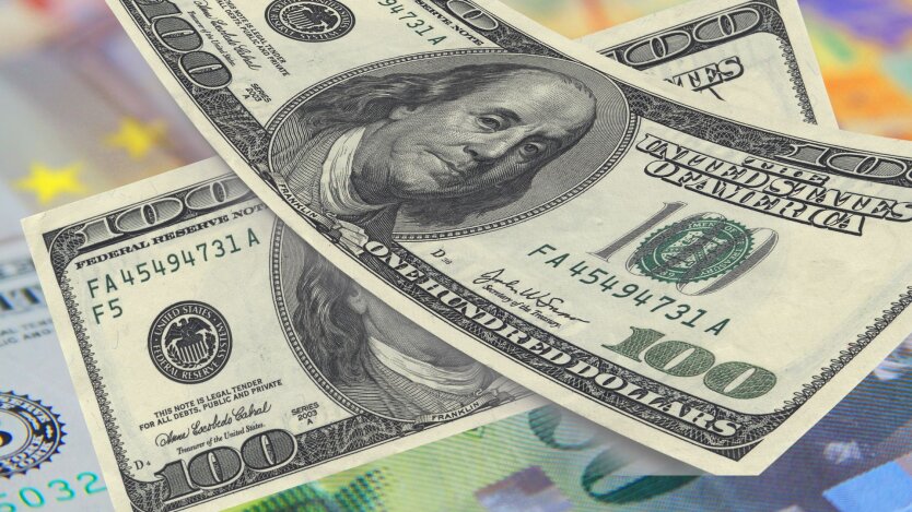 Co się dzieje z hrywną: ile teraz żądają za 100 dolarów w kantorach