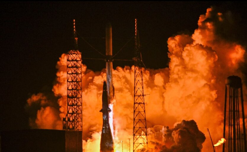 Соревнование за космос: амбиции Безоса под угрозой из-за влияния Маска на NASA