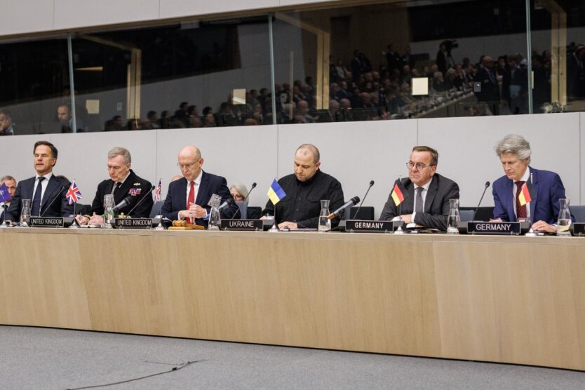 Ukraina i partnerzy z 'Ramsteinu' uzgodnili inwestycje w obronność: Umierow opowiedział o nowych pakietach pomocy