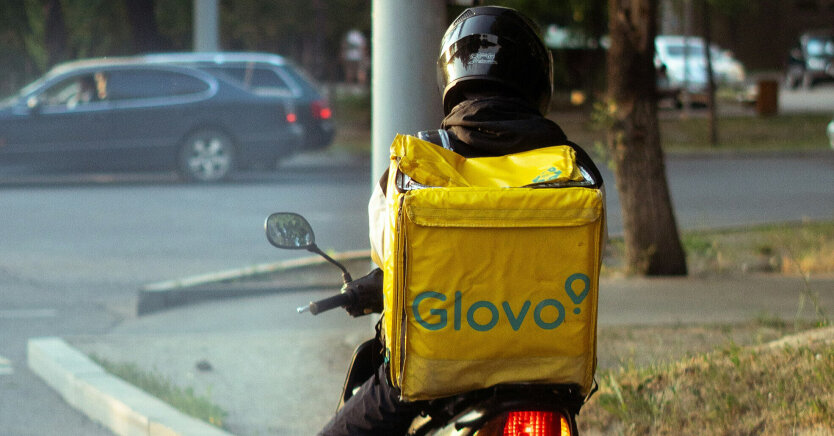 Image of a taxi driver, courier, and seller